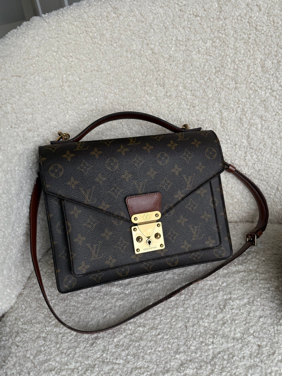 Louis Vuitton Monceau 28"