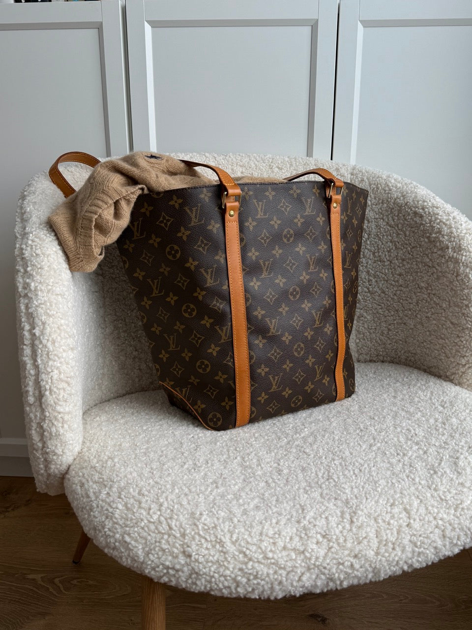 Louis Vuitton Shopper