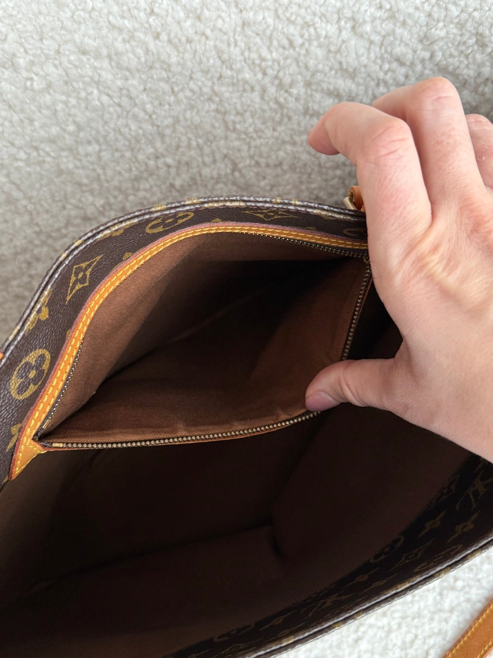 Louis Vuitton Shopper