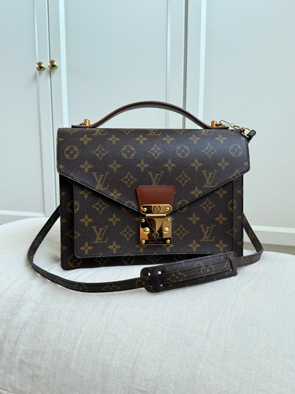 Louis Vuitton Monceau 28