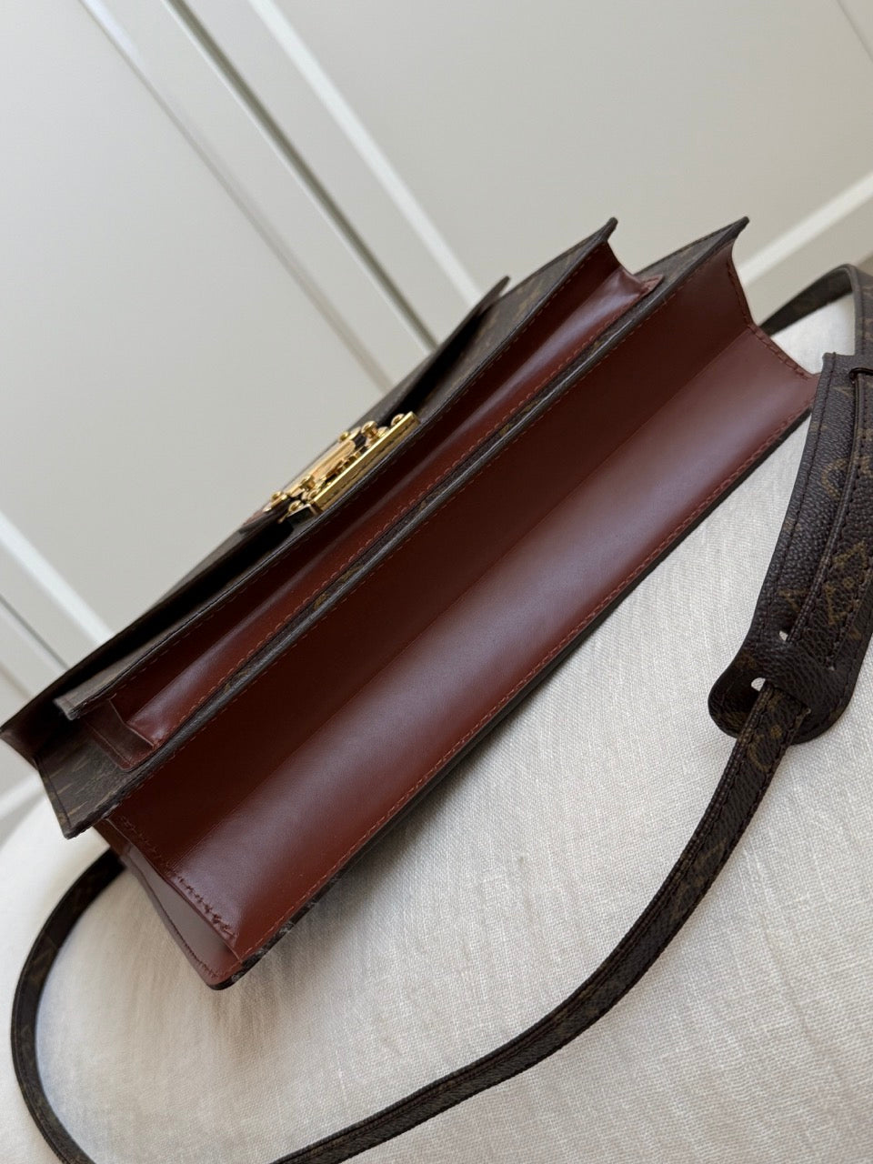 Louis Vuitton Monceau 28