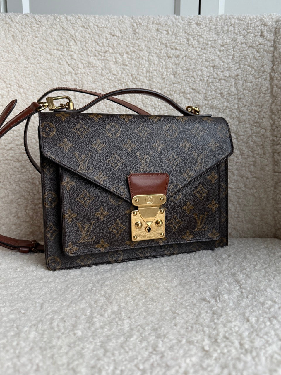 Louis Vuitton Monceau 26