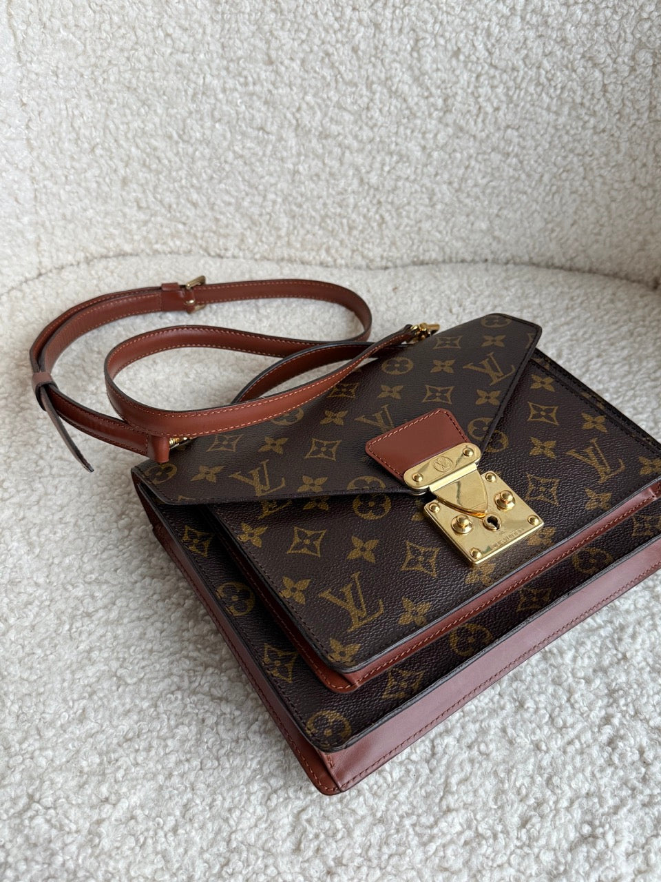 Louis Vuitton Monceau 26