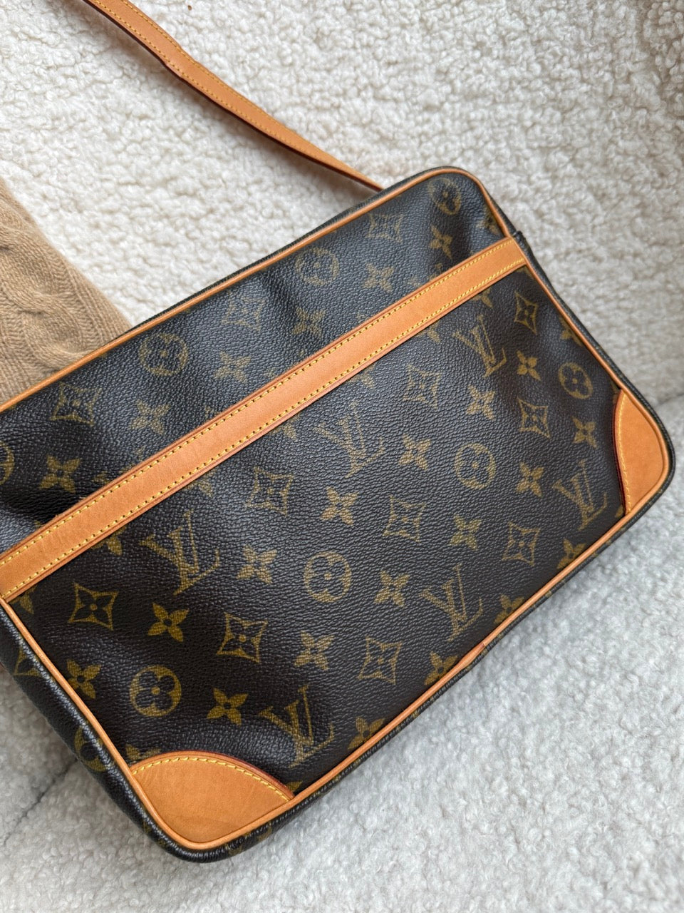 Louis Vuitton Trocadero 30