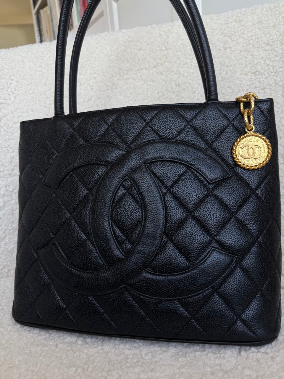 Chanel Médallion Caviar Tote Black