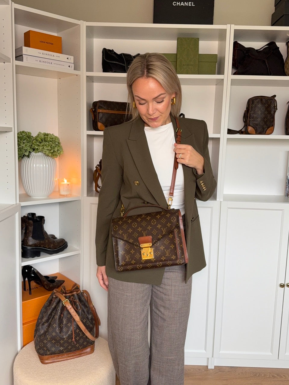 Louis Vuitton Monceau 28"