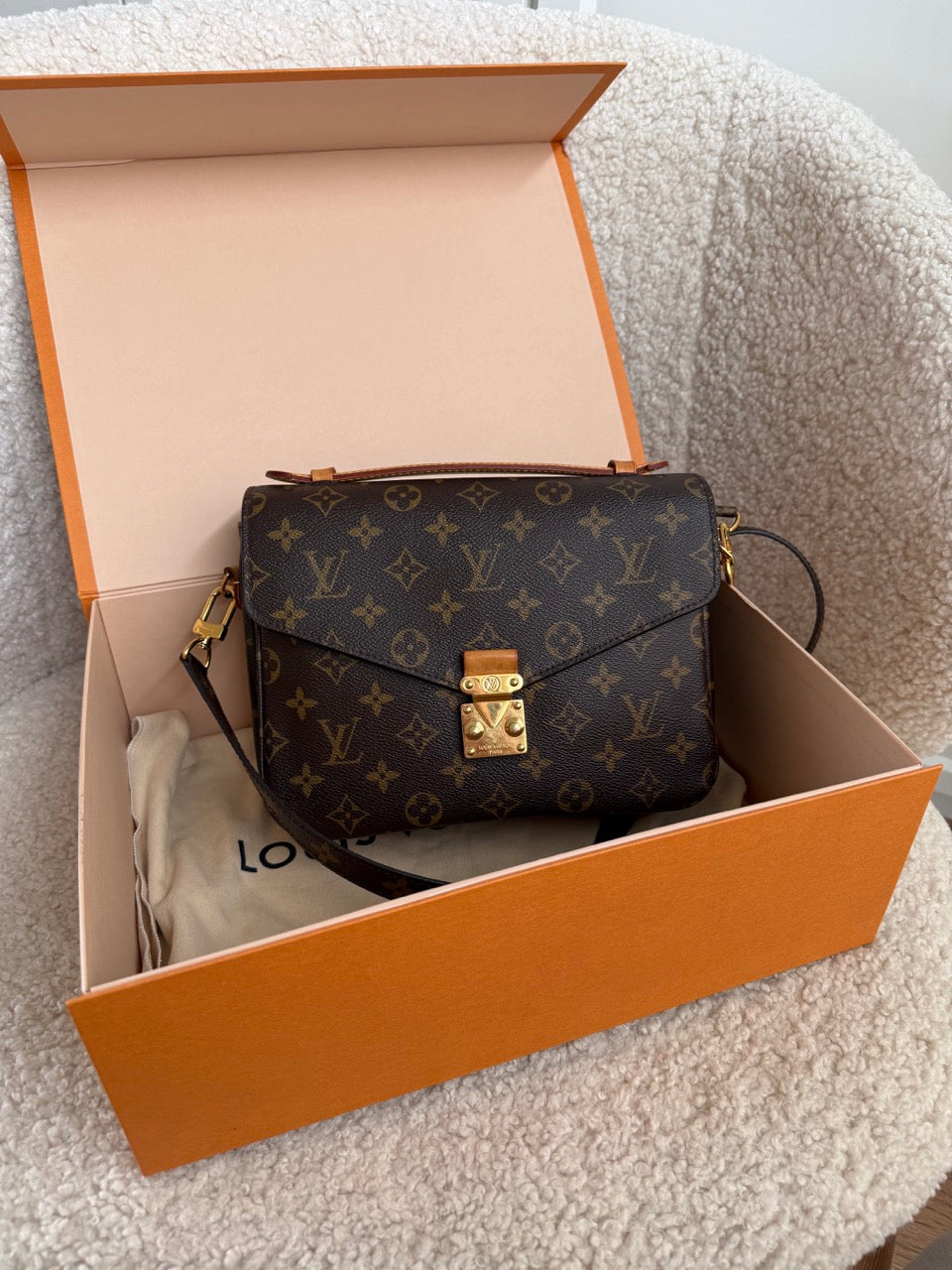 Louis Vuitton Metis