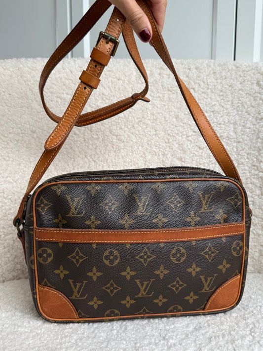 Louis Vuitton Trocadero 27"