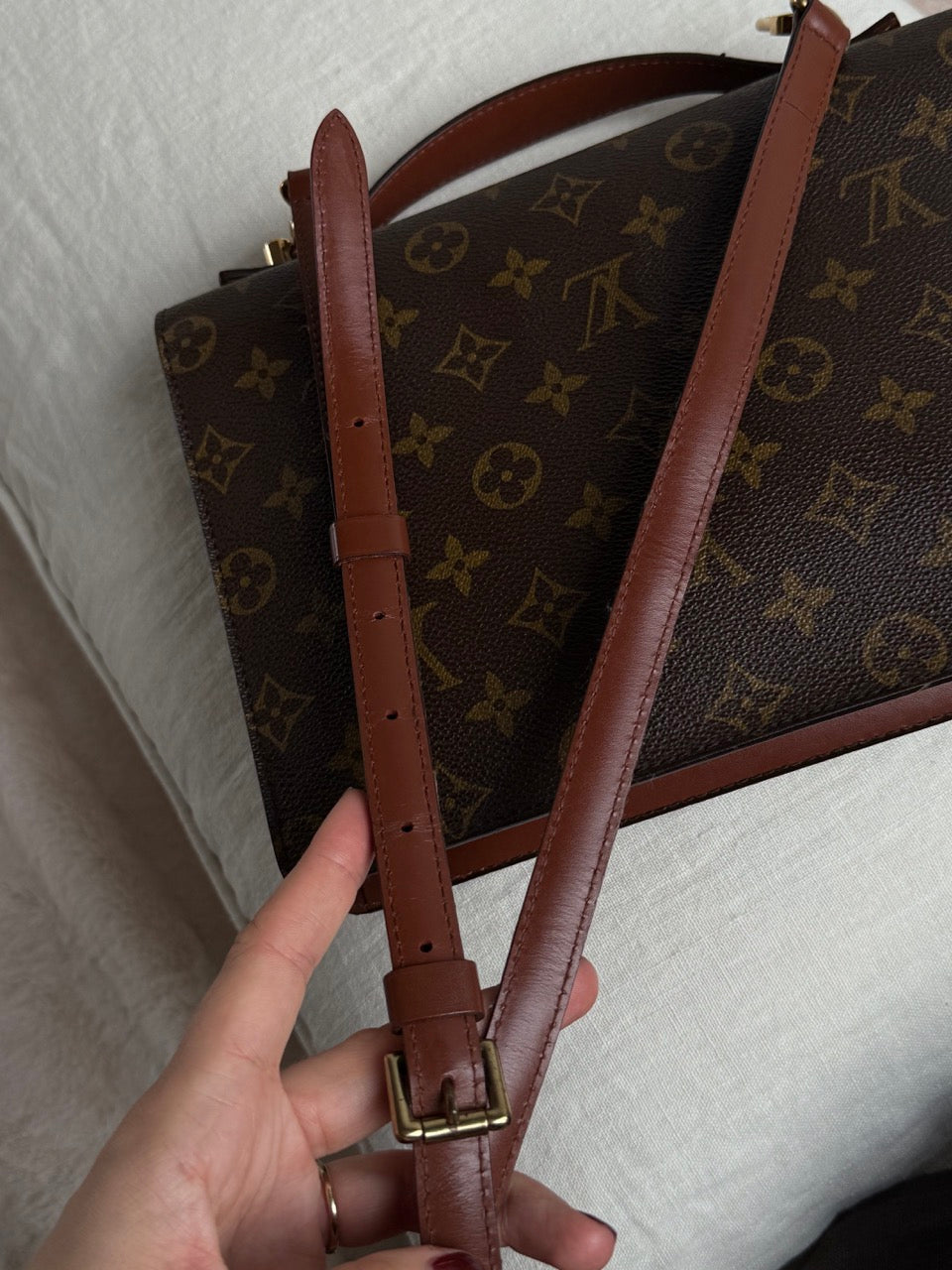 Louis Vuitton Monceau 26