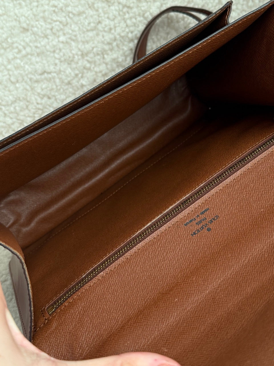 Louis Vuitton Monceau 26