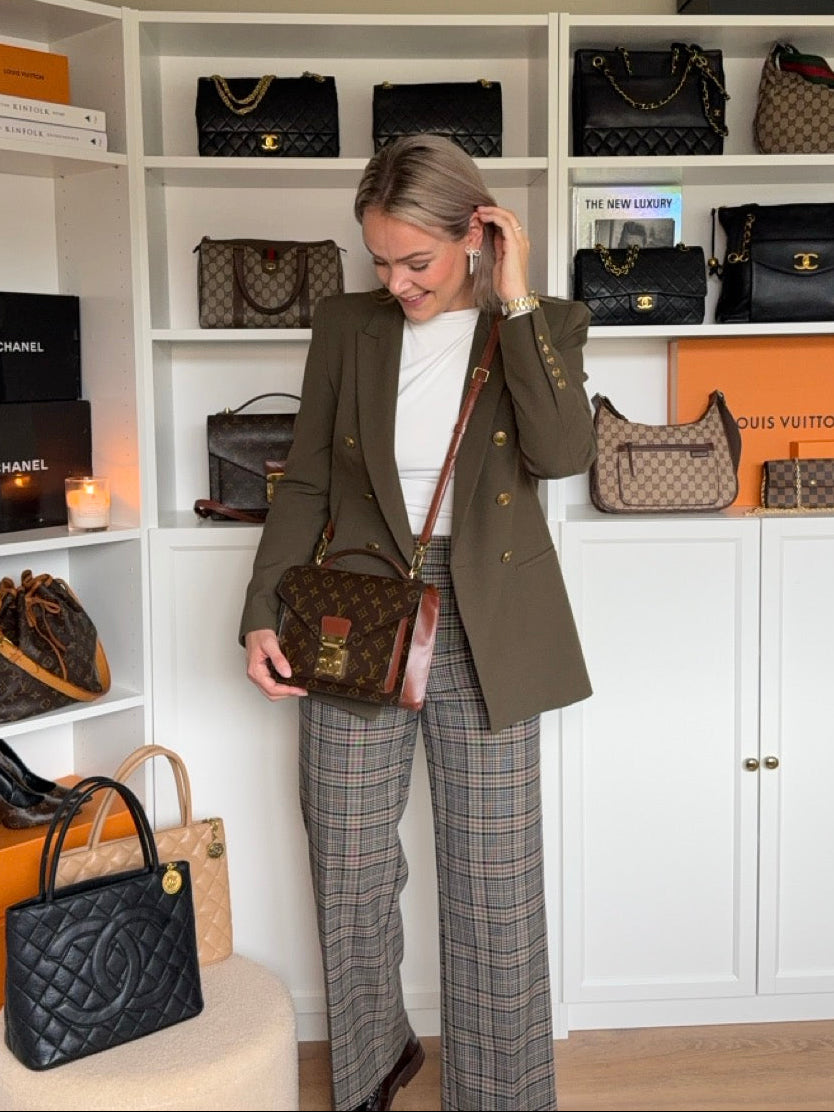 Louis Vuitton Monceau 26"