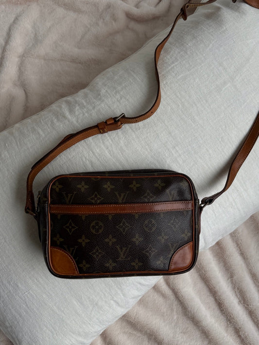 Louis Vuitton Trocaderó 23"