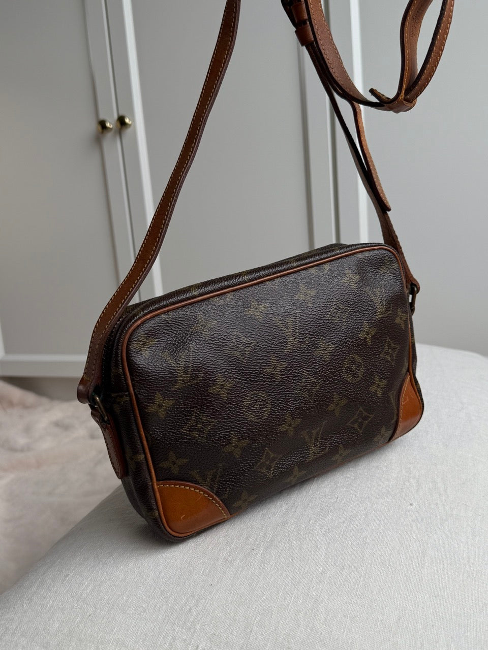 Louis Vuitton Trocaderó 23"