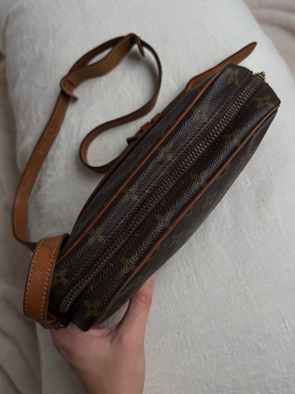 Louis Vuitton Trocaderó 23"