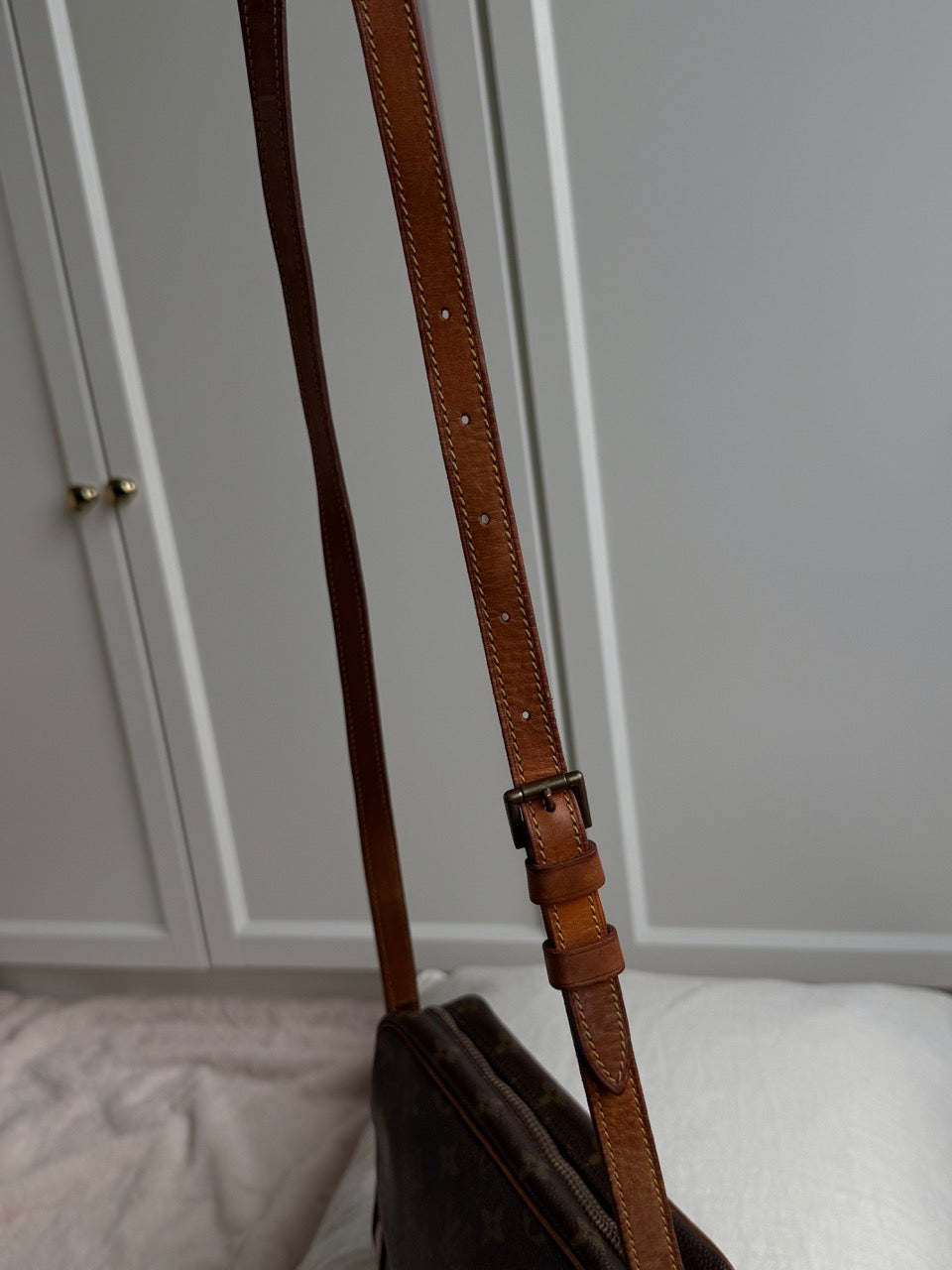 Louis Vuitton Trocaderó 23"