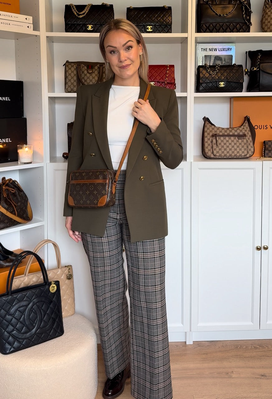 Louis Vuitton Trocaderó 23"